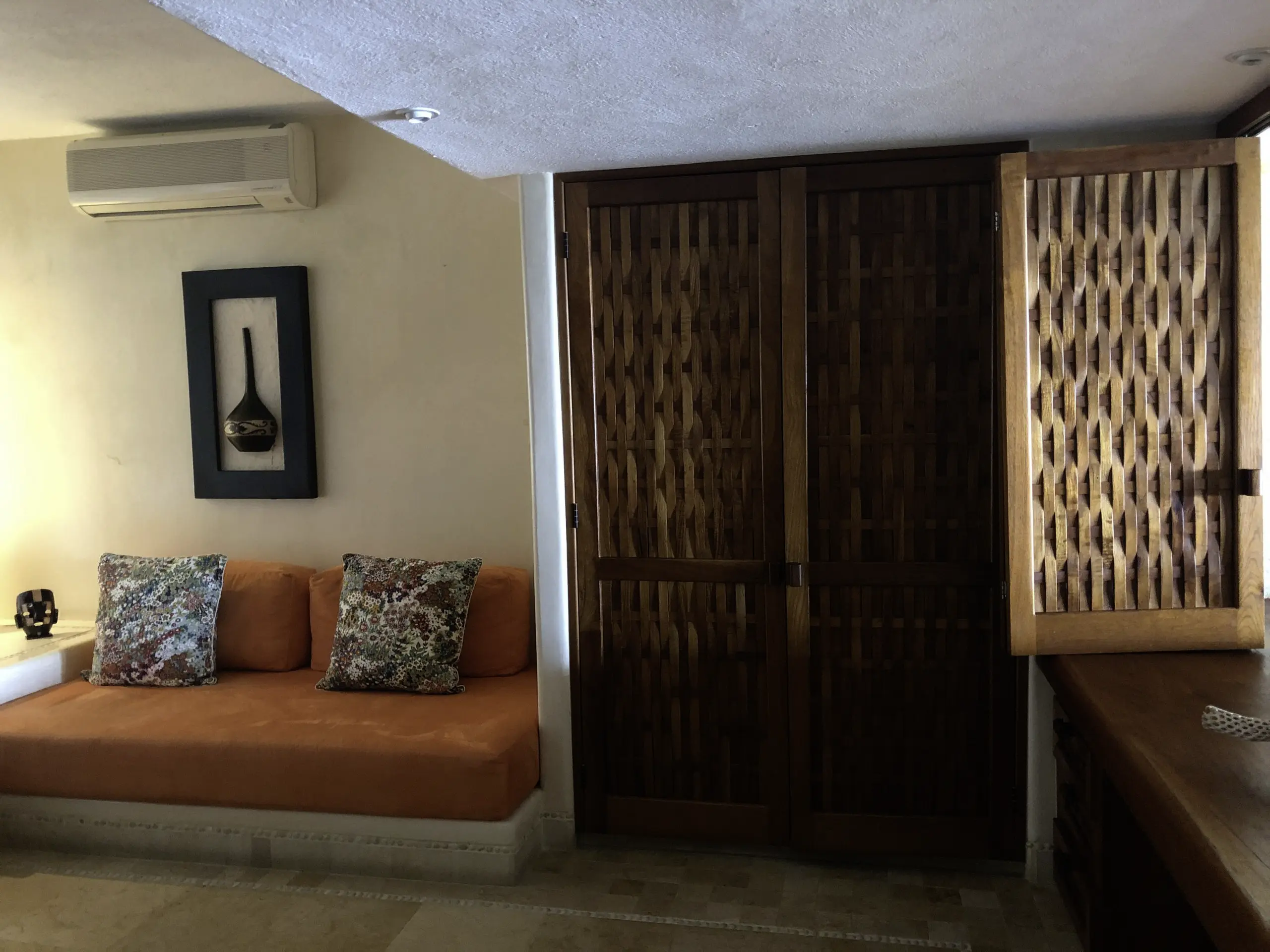 Interior - click to enlarge Casa Que Ve al Mar