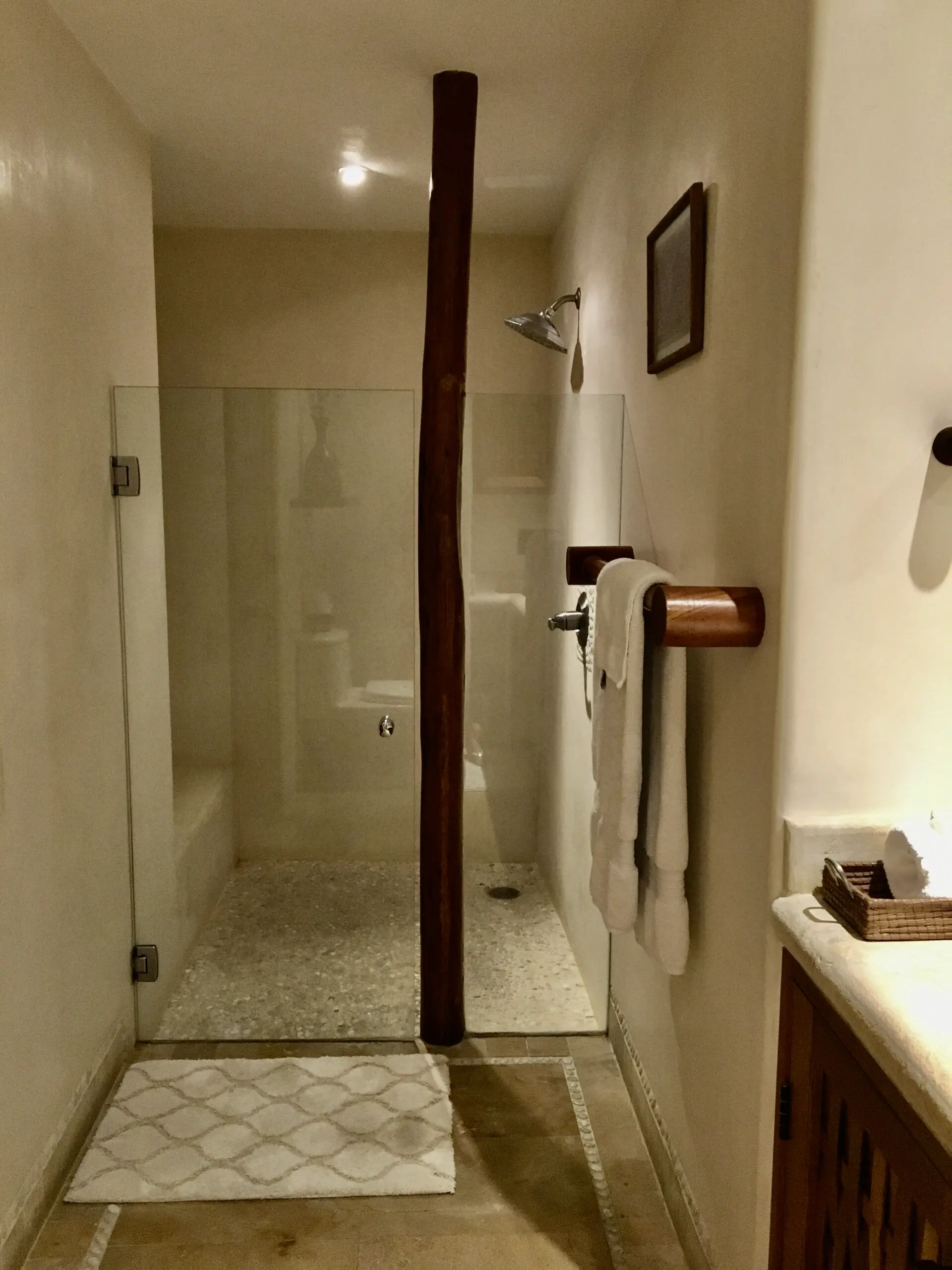 Bathroom - click to enlarge Interior