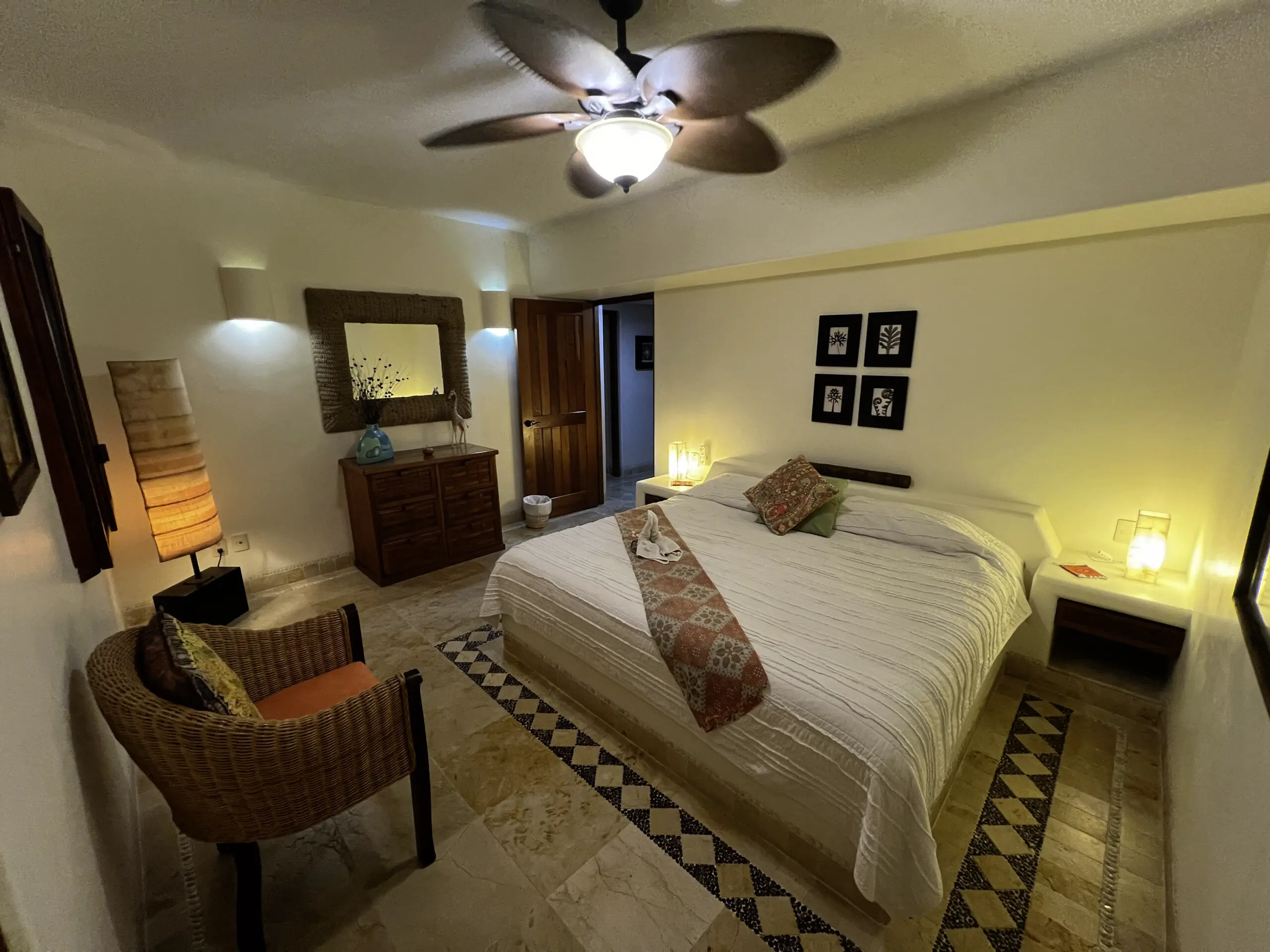 Bedroom - click to enlarge Tropical gardens